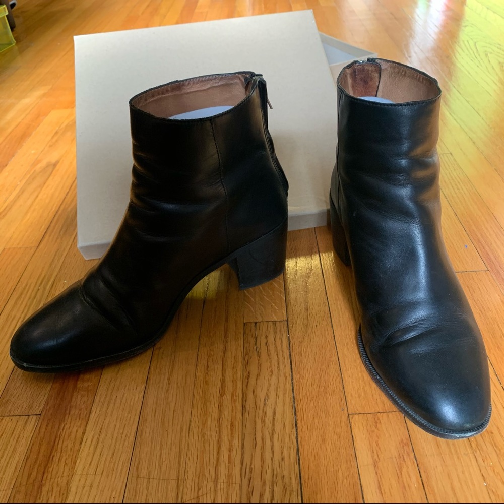 Madewell Black-zip Leather ankle booties size 9 1/2
